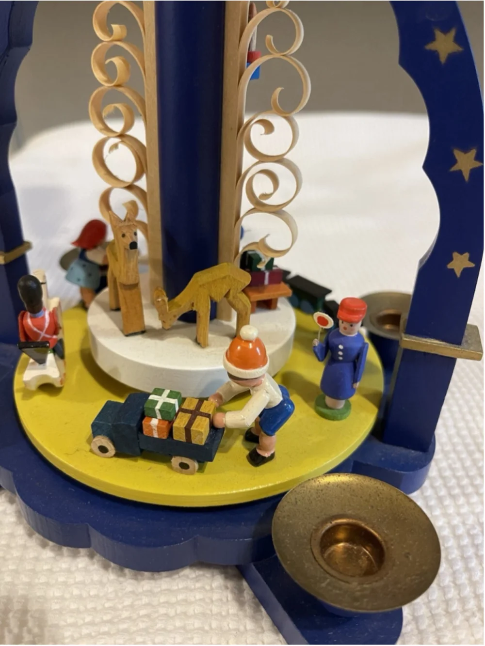 VTG 11in Erzgebirge GDR Christmas Pyramid 01607 Santa Toy Maker Train W/Box